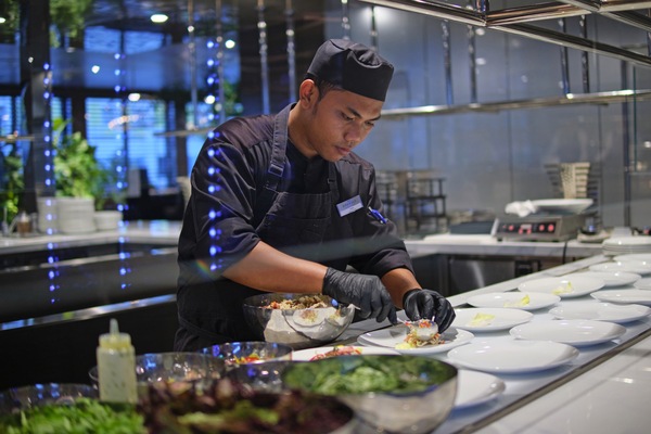 Emerald Cruises Emerald Azzurra La Cucina Dining 0.jpg